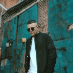 Виконавець: Andery Toronto