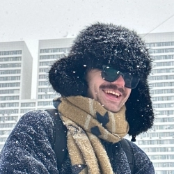 Виконавець: Артем Пора Домой