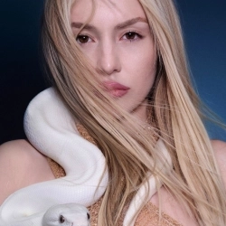 Виконавець: Ava Max