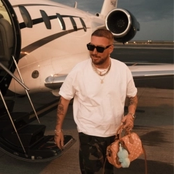 Виконавець: HUGEL