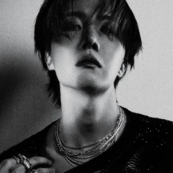 Виконавець: j-hope