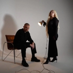 Виконавець: Karoon