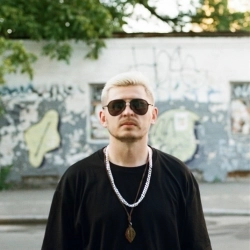 Виконавець: Колос