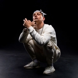 Виконавець: Лёша Стелит