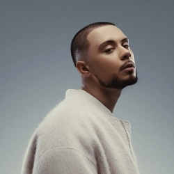 Виконавець: LYRIQ