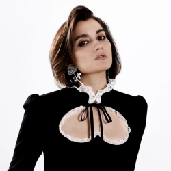 Виконавець: MONA