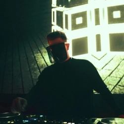 Исполнитель: plenka