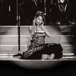 Виконавець: RAYE