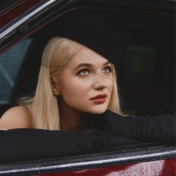 Виконавець: ULIANA ROYCE