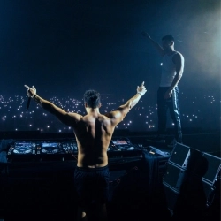 Виконавець: VINAI