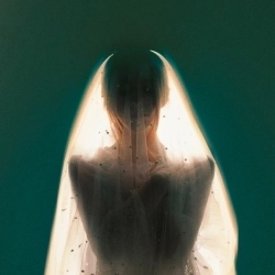 Виконавець: Vivienne Mort