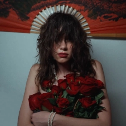 KUGATESSA - шипи троянди