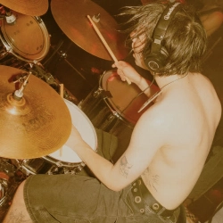 vioria - барабанщик!